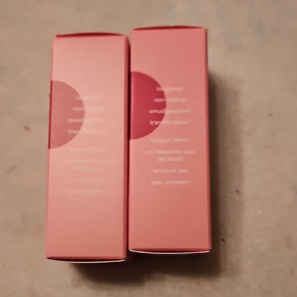 Benefit Benetint Raspberry-Tinted Lip & Cheek Stain - Picture 4 of 4